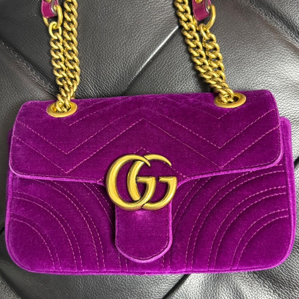 GUCCI Medium Sz Purple-Pinkish Velvet Gold Chain Shoulder/Crossbody Bag - Picture 3 of 16